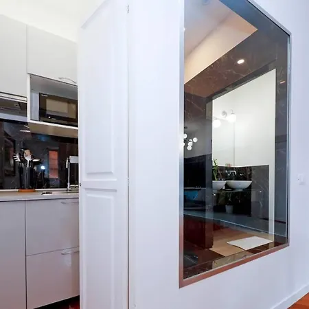 Pantheon Amazing Jacuzzi Apartment