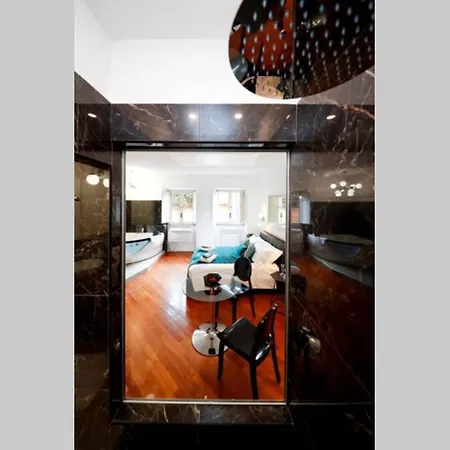 Apartment Pantheon Amazing Jacuzzi