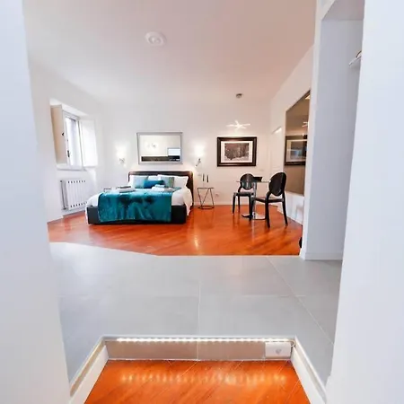 Pantheon Amazing Jacuzzi