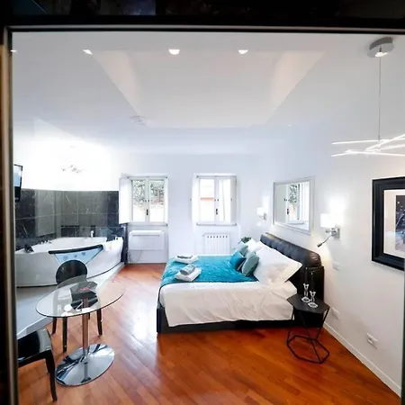 Pantheon Amazing Jacuzzi شقة *