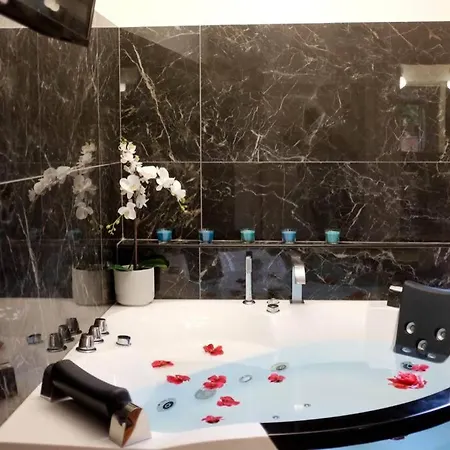 Pantheon Amazing Jacuzzi *